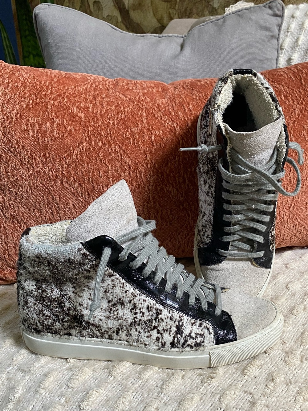 {P448} High Top Sneakers